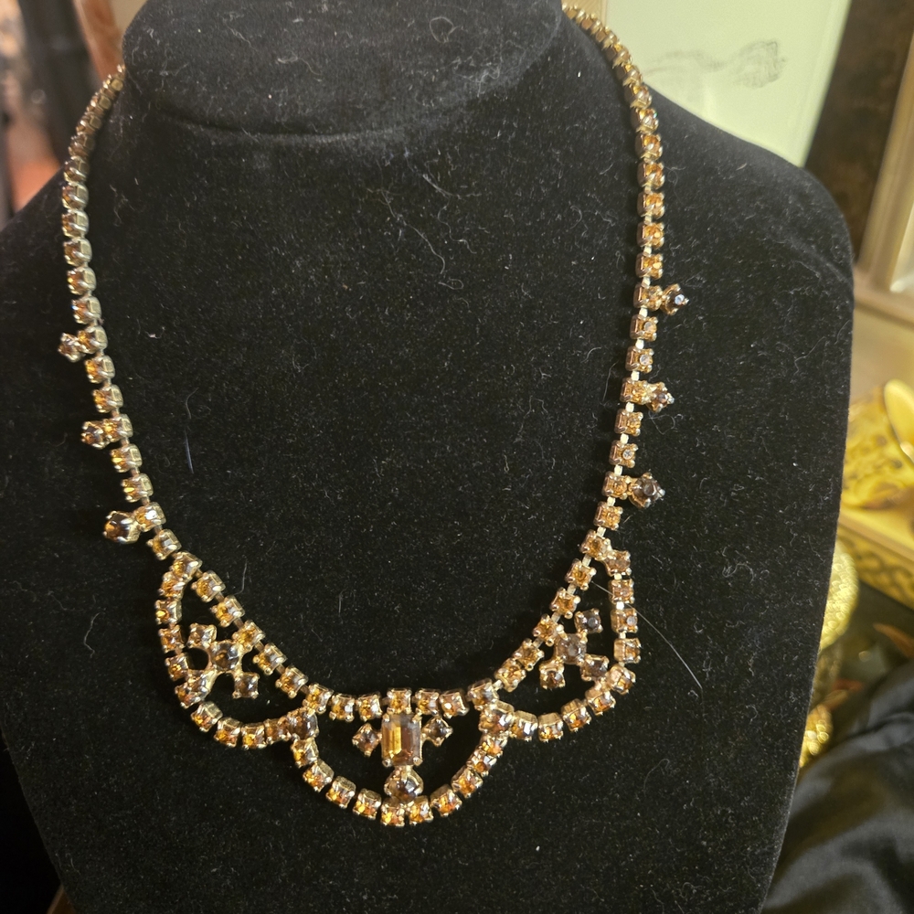 ✨ Premium Vintage Rhinestone Bib Necklace | Amber Aurora Glow ✨